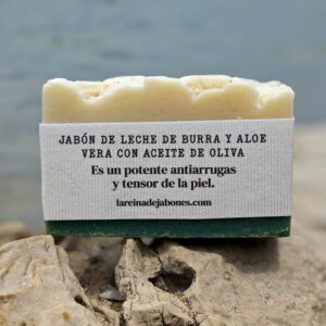 Jabón cremoso suavizante de leche de burra y áloe